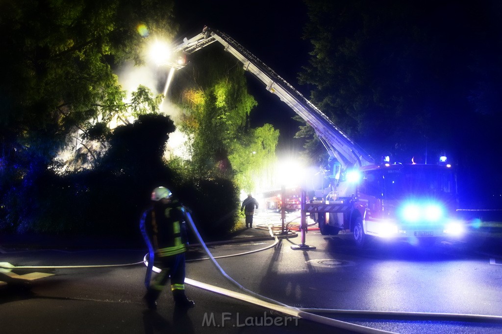 Grossfeuer Einfamilienhaus Siegburg Muehlengrabenstr P0178.JPG - Miklos Laubert